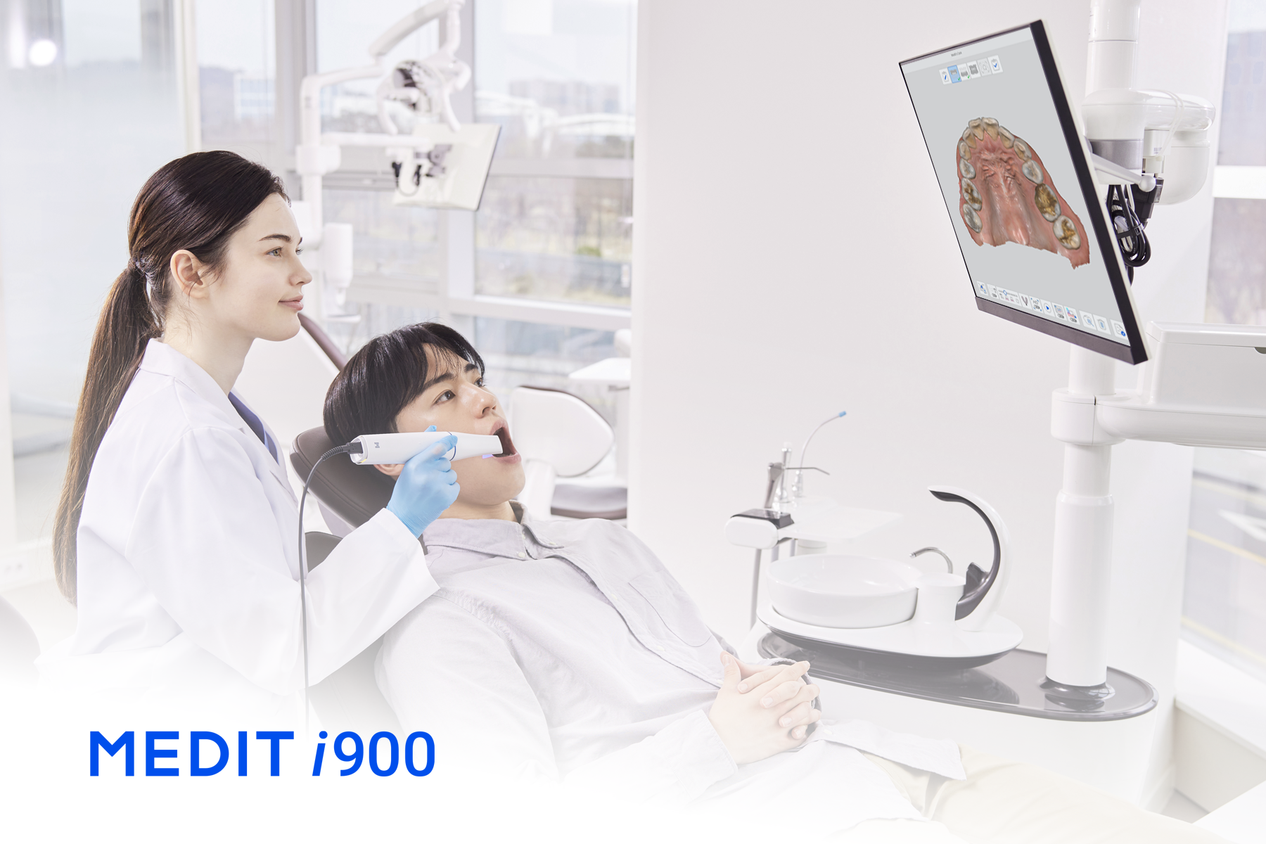professionista che utilizza Medit i900