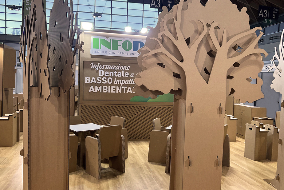 INFODENT® a Expodental Meeting 2024: pionieri della sostenibilità stand collettivo in cartone, infodent
