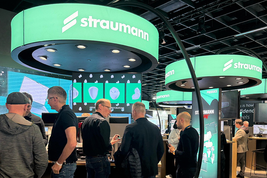 IDS 2025: Straumann svela due novità rivoluzionarie per l'odontoiatria digitale Stand Straumann IDS 2025