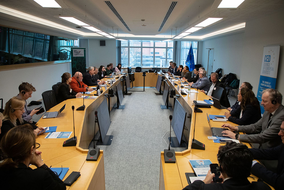 Zucchero e salute orale: conferenza al Parlamento Europeo conferenza al Parlamento europeo "Zucchero : la barriera al miglioramento della salute orale e del benessere in Europa"