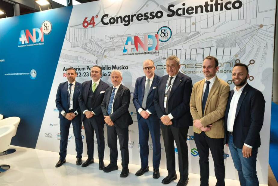 ANDI e Unilever Mentadent rinnovano la partnership per i prossimi cinque anni Andi e responsabili Unilever Mentadent