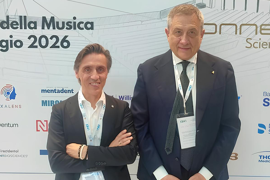 Vincenzo Musella e Carlo Ghirlanda Vincenzo Musella, presidente AIO ad un congresso