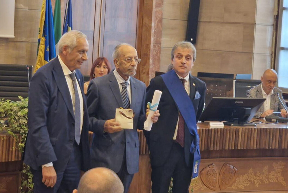 ANDI Terni: il Premio Ape d'Oro a Fernando Giubbetti conferimento del premio Ape d'Oro a Fernando Giubbetti