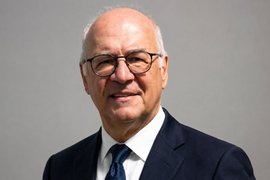 Dott. Dino Porello