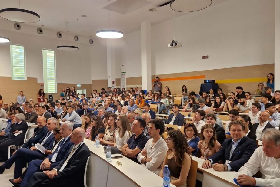 L'ateneo di Catanzaro al centro del dibattito internazionale sulla riabilitazione orale mininvasiva Less is More in Oral Rehabilitation Congresso Internazionale