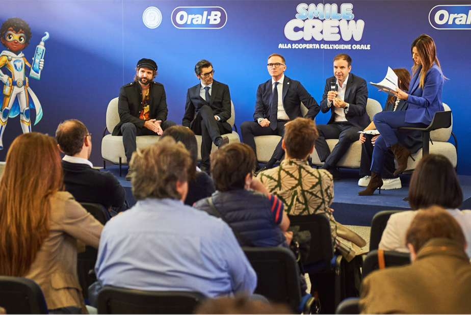 presentazione Oral-b smile crew