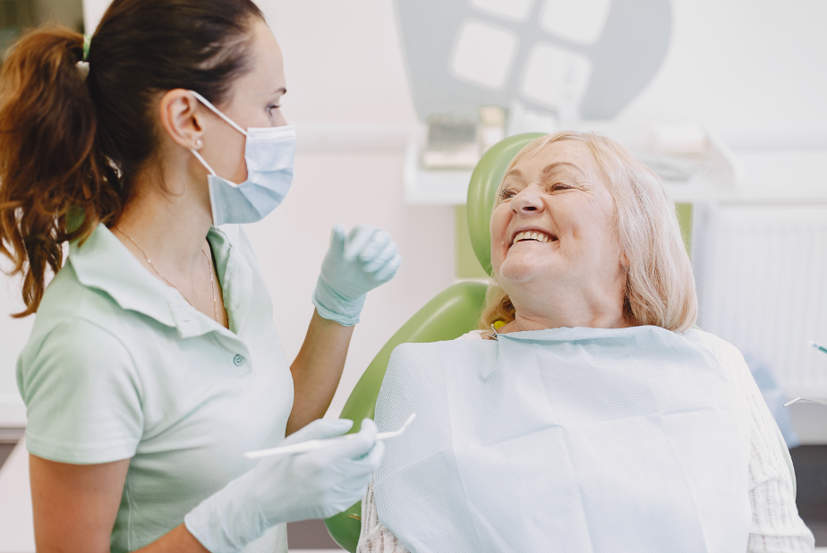 anziana dal dentista
